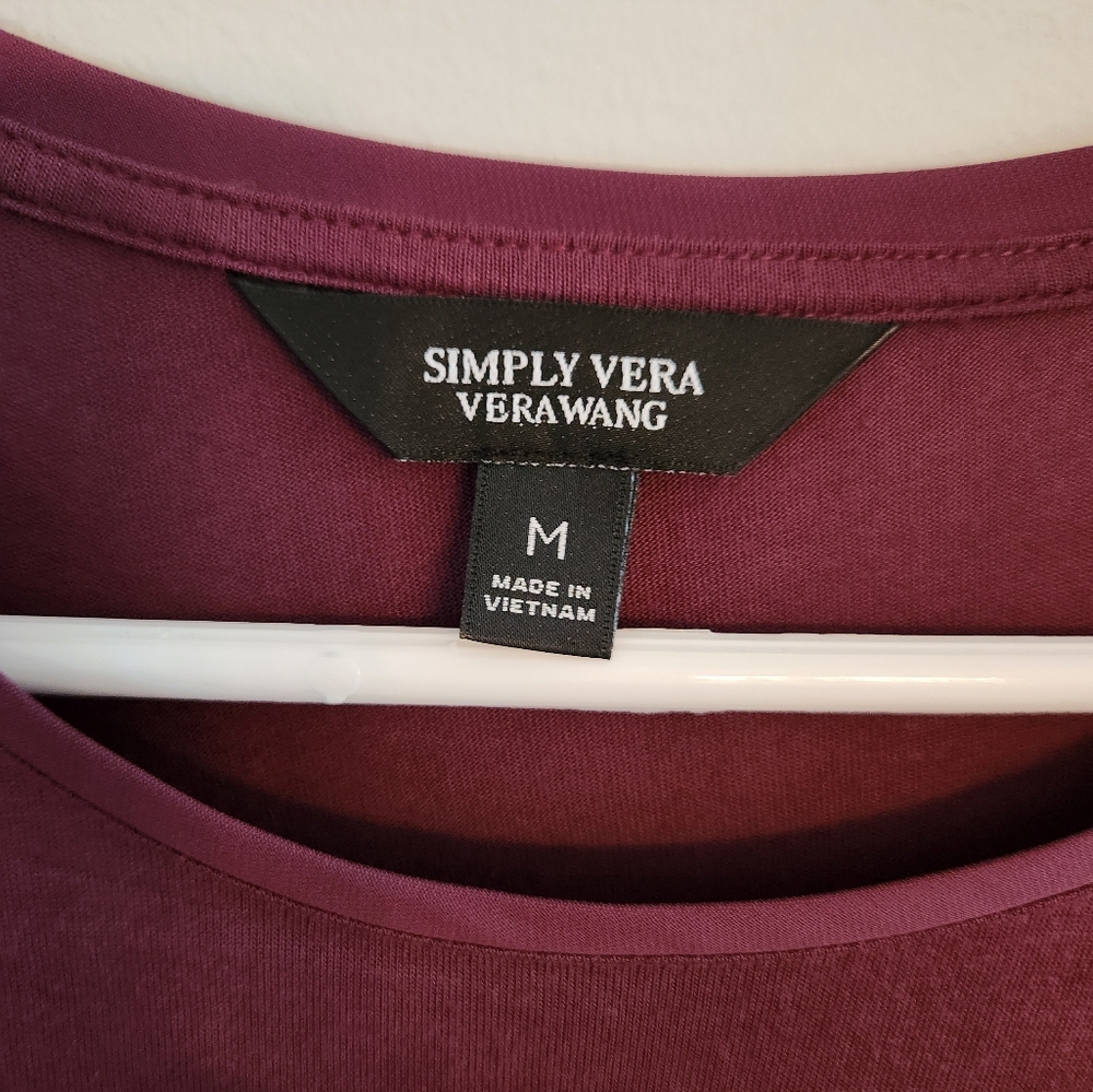 (4 For $20)EUC Simply Vera Wang Womens Burgandy print blouse.   Size M. - Picture 2 of 5